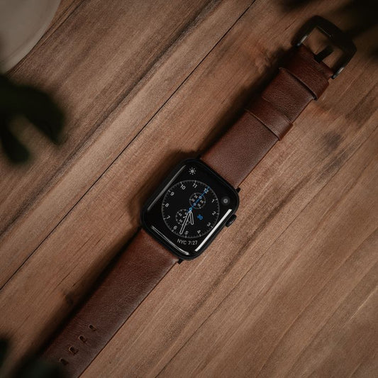 What color strap goes with a black Apple Watch?