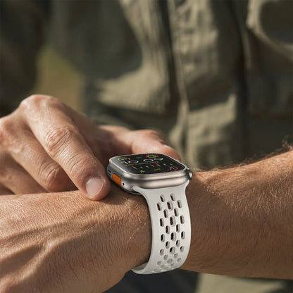 Breathable Fluoroelastomer Apple Watch Band starlight outfit