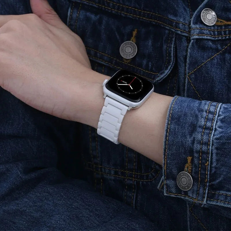 Ceramic Apple Watch Band - Three-Piece Design white