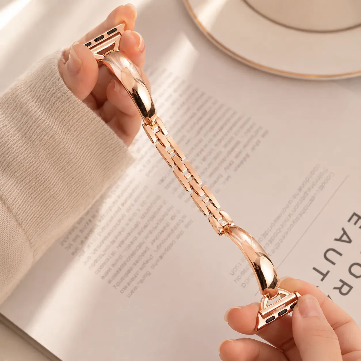 Minimalist AppleWatch Bracelet Band rose gold detail