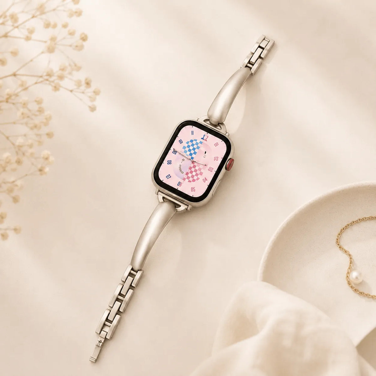 Minimalistisches Apple Watch-Armband in Polarstern mit glatten, zulaufenden Metallflächen