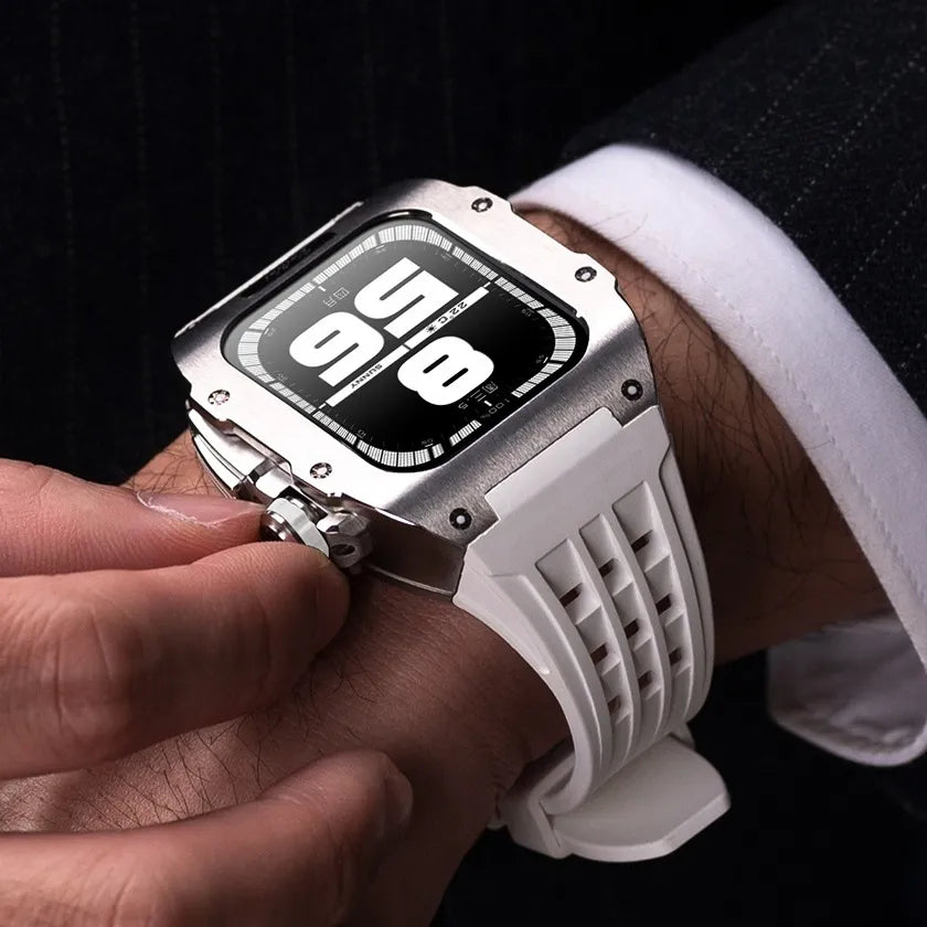 Kit OrionI en acier 316L pour Apple Watch présenté avec plusieurs couleurs de bracelet FKM