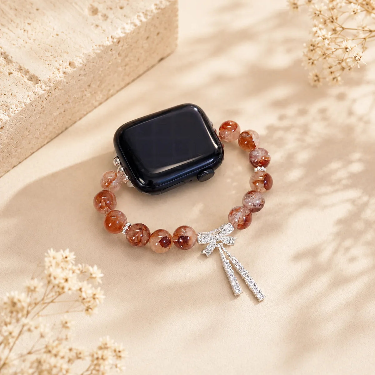 Bracelet Ruby Blossom en cristal pour Apple Watch avec inclusions rouges naturelles et nœud argenté