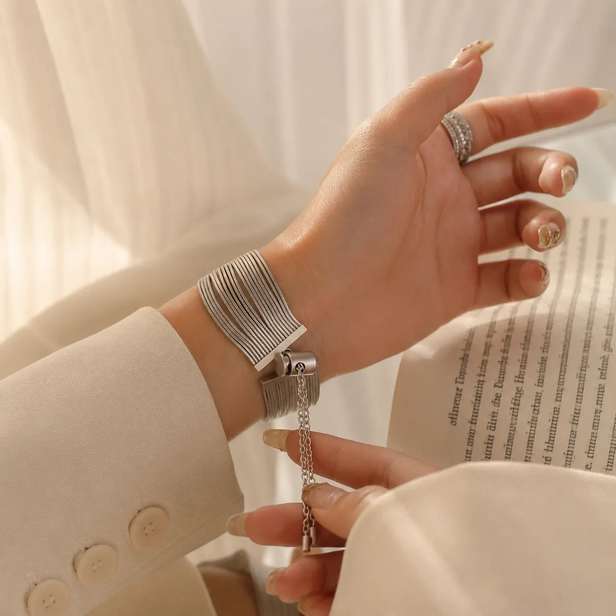 Tassel Chain Stainless Steel Apple Watch Band starlight preview