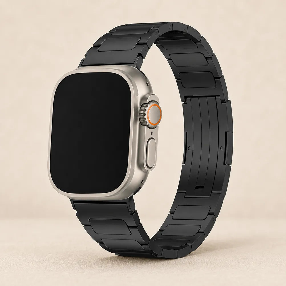 Schwarzes Titanarmband für die Apple Watch Ultra mit breitem Gliederdesign