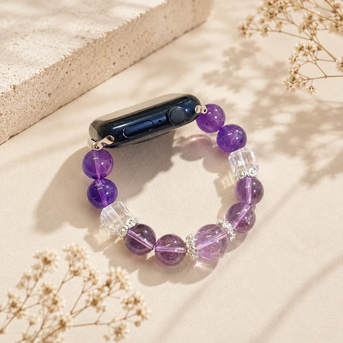 Bracelet Violet Dream en cristal pour Apple Watch disposé en forme de bracelet