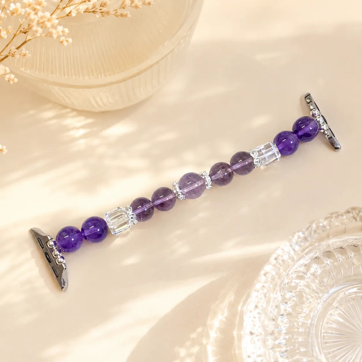 Perles d’améthyste violet profond et pâle avec cristaux clairs facettés